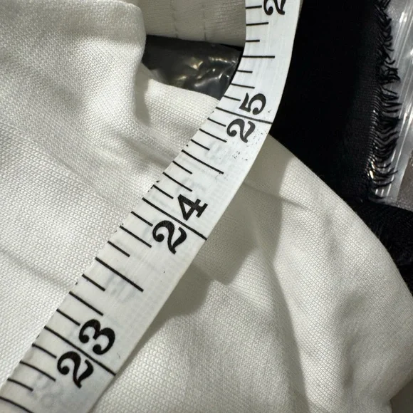 Louis Vuitton LV Lovers White Designer Men's T-Shirt - Picture 3 of 4